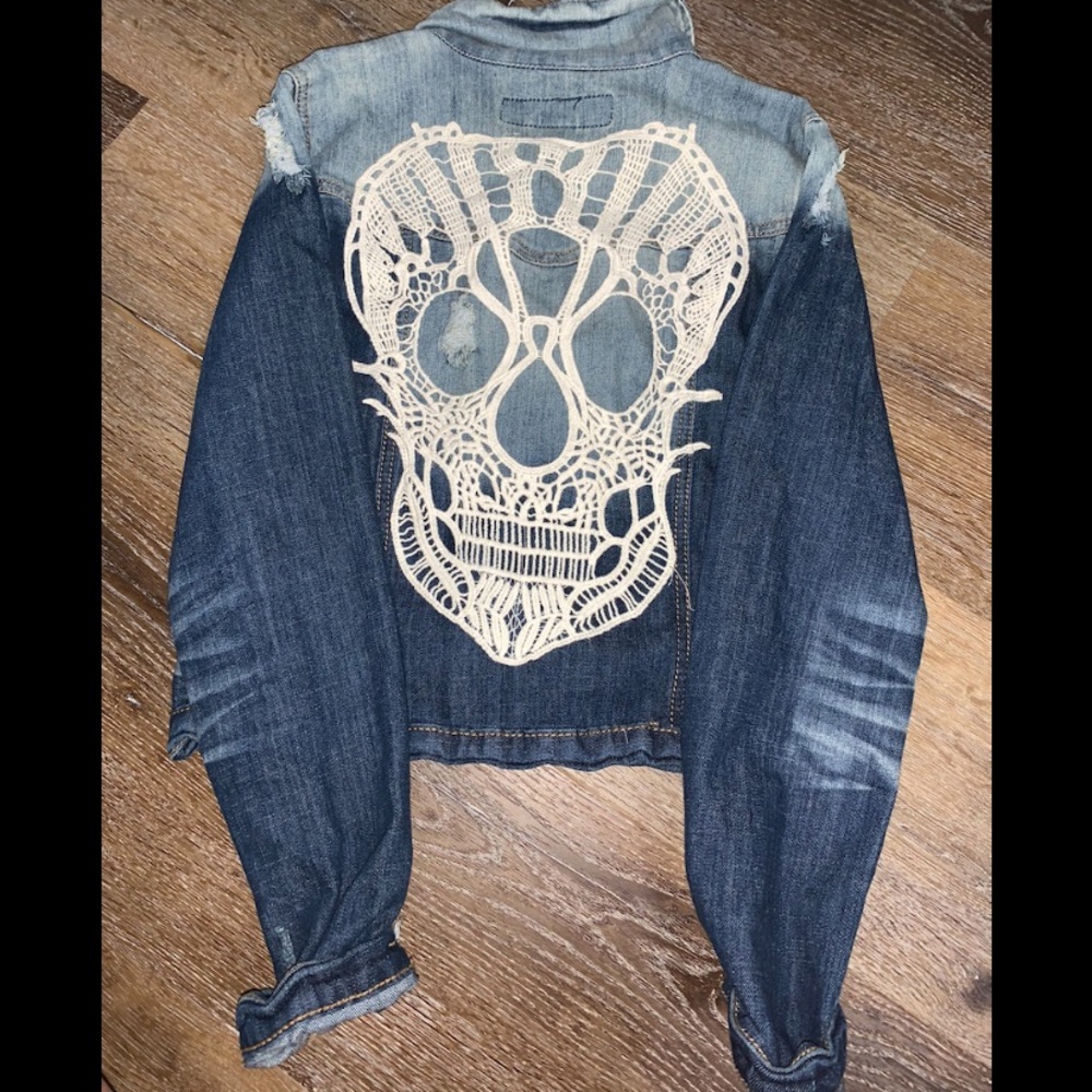 Denim washed jacket with skull
